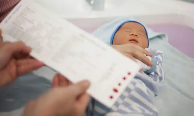 Xét nghiệm lấy máu gót chân ở trẻ sơ sinh