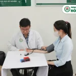 Đo sức khoẻ trước khi xét nghiệm