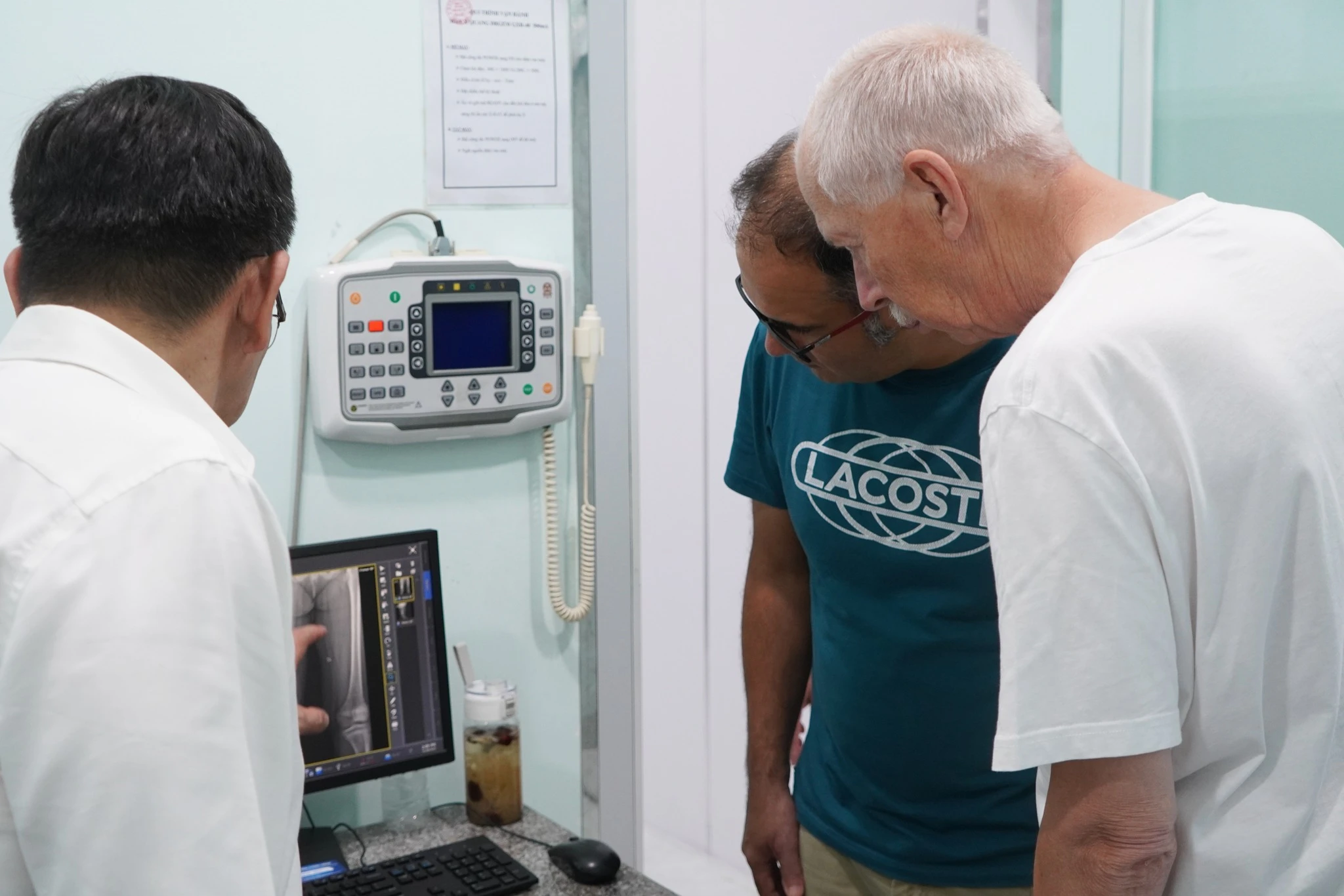 Đoàn Bác sĩ phẫu thuật sứt môi, hở hàm ếch – Deviemed (CHLB Đức) – đến thăm và làm việc tại Phòng khám Đa khoa Hòa Đức