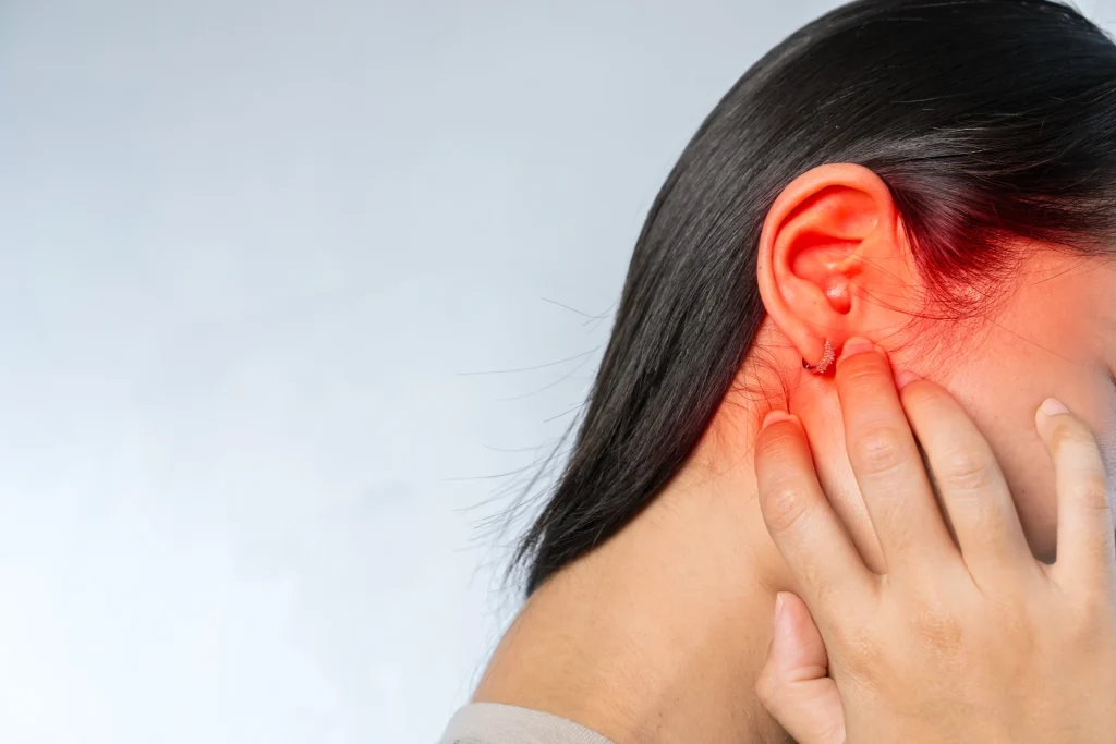 Swimmer’s Ear (Otitis Externa) diagnosis and treatment at Hoa Duc Clinic