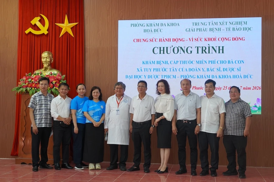 Chung Sức Hành Động – Vì Sức Khoẻ Cộng Đồng: Gần 700 Người Dân Tuy Phước Tây Được Khám Bệnh, Cấp Thuốc Miễn Phí