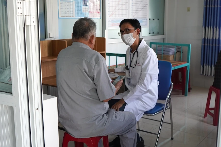 Chung Sức Hành Động – Vì Sức Khoẻ Cộng Đồng: Gần 700 Người Dân Tuy Phước Tây Được Khám Bệnh, Cấp Thuốc Miễn Phí