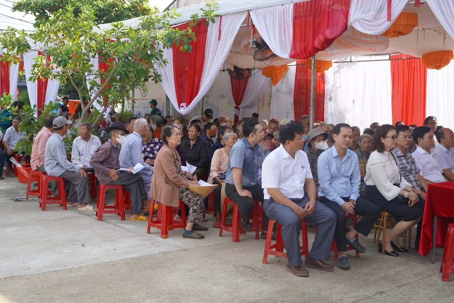 Chung Sức Hành Động – Vì Sức Khoẻ Cộng Đồng: Gần 700 Người Dân Tuy Phước Tây Được Khám Bệnh, Cấp Thuốc Miễn Phí