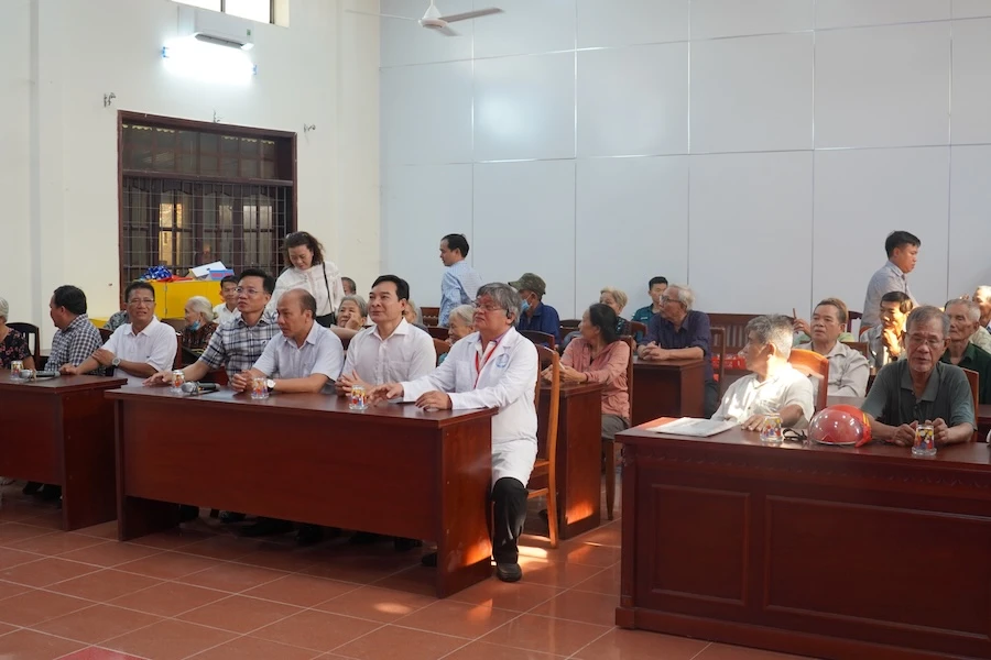 Chung Sức Hành Động – Vì Sức Khoẻ Cộng Đồng: Gần 700 Người Dân Tuy Phước Tây Được Khám Bệnh, Cấp Thuốc Miễn Phí